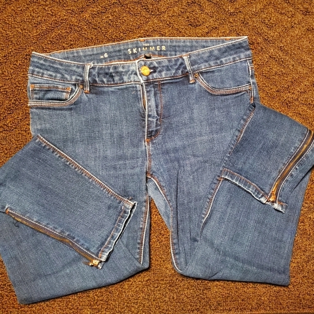 White House Black Market zipper blue jeans size 6